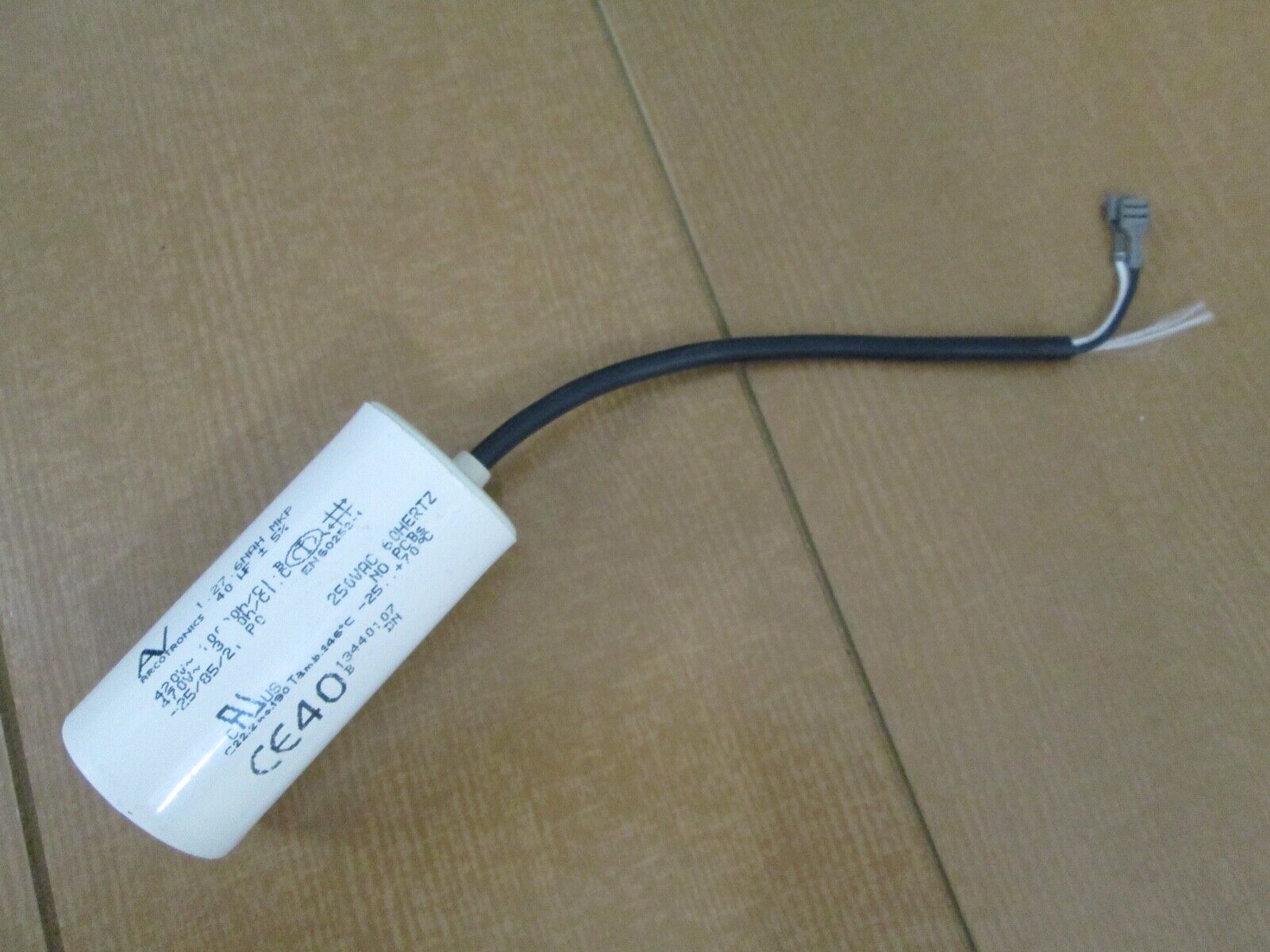 AV Arcotronics 40uF +- 5% 1.27.6NAH MKP 420V 470V Capacitor AV Arcotronics 40uF +- 5% 1.27.6NAH MKP 420V 470V Capacitor