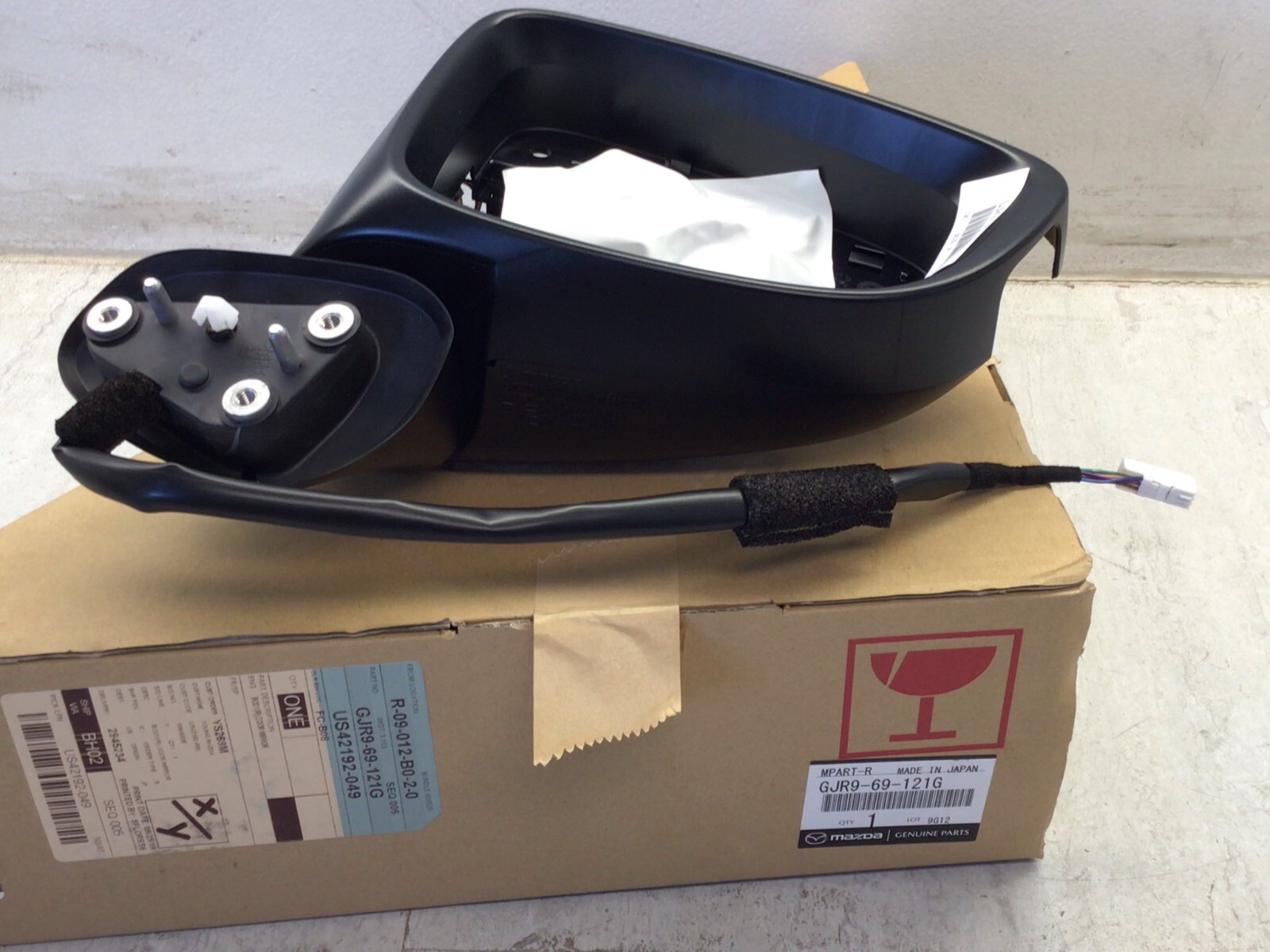 2014-2016 Mazda 6 OEM Passenger Door Mirror GJR9-69-121G