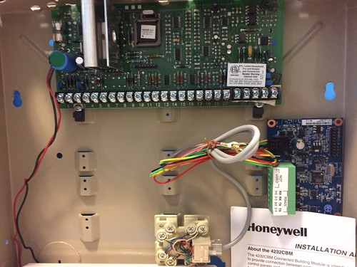 Honeywell Ademco Vista 20P Alarm System w/ Keypads 6160 x2 4232cbm Wireless 5883