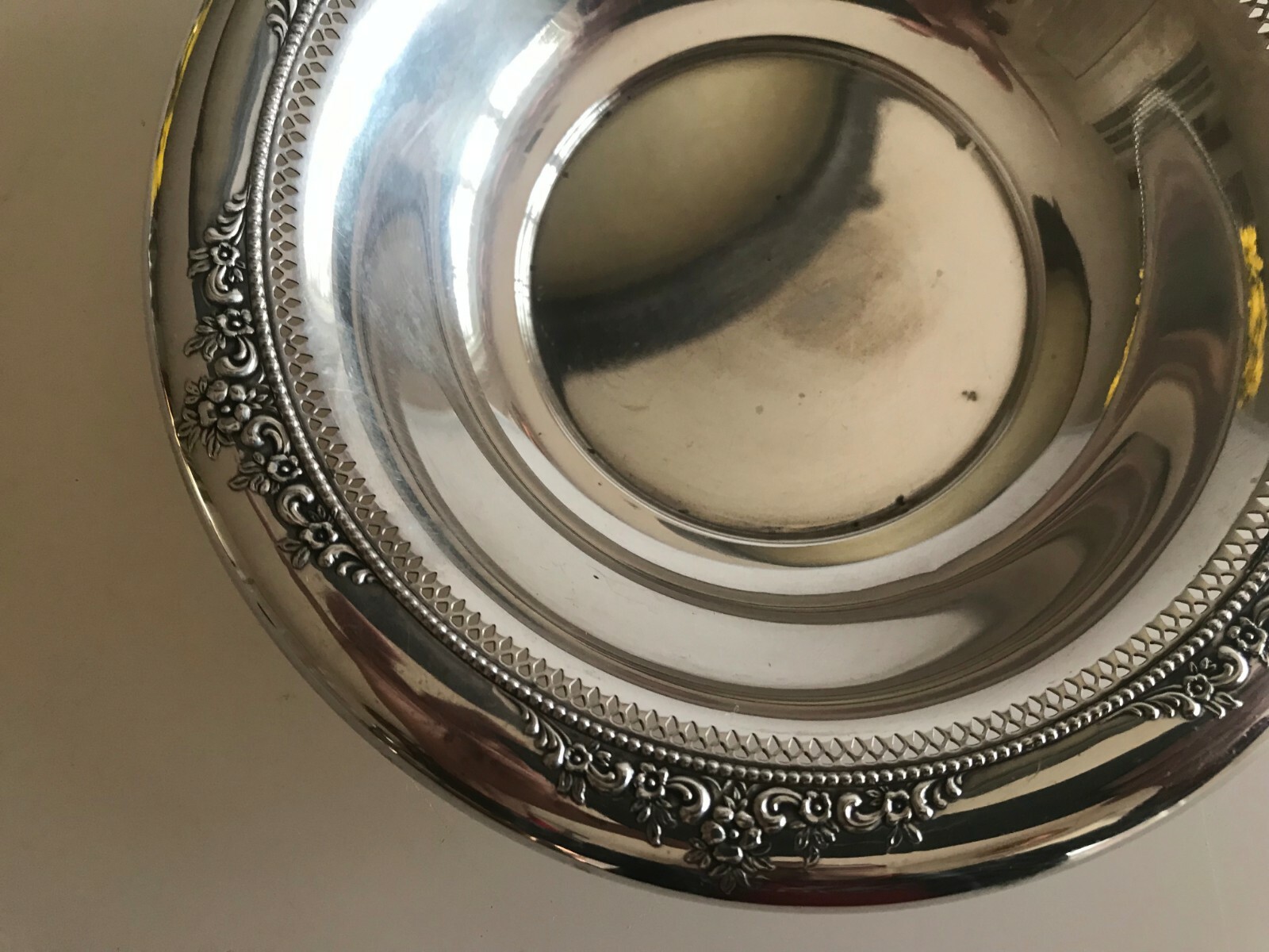 LUNT STERLING SILVER SMALL BOWL AMERICAN VICTORIAN RETICULATED BORDER FLOWERS