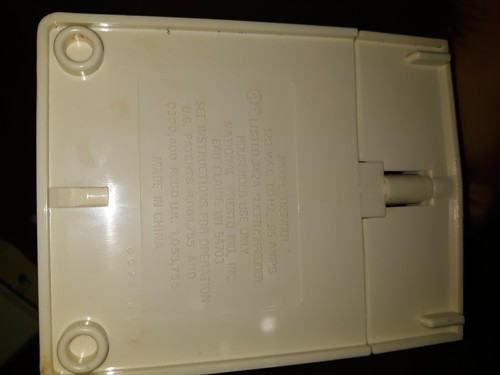 PRESTO PROFESSIONAL SALAD SHOOTER SLICER/SHREDDER With 3 Blades