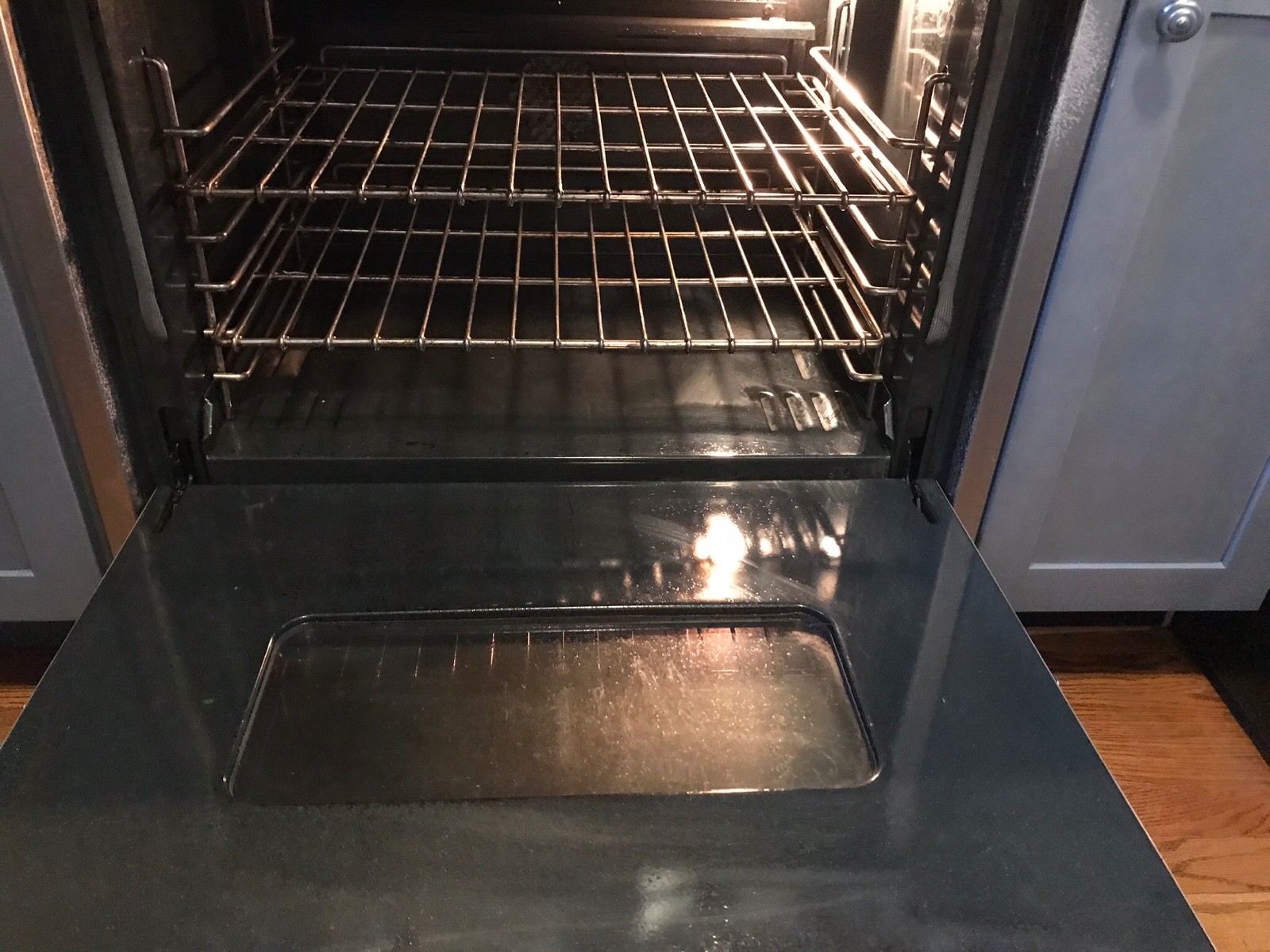 Viking 30” Pro Style Range VGIC3054BSS Plus Hood, Gas/Convection Oven