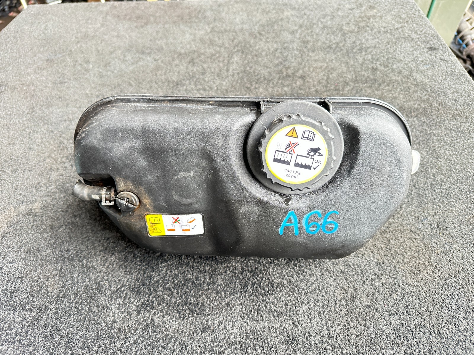 JAGUAR XF 2011  EXPANSION TANK OVERFLOW BOTTLE
