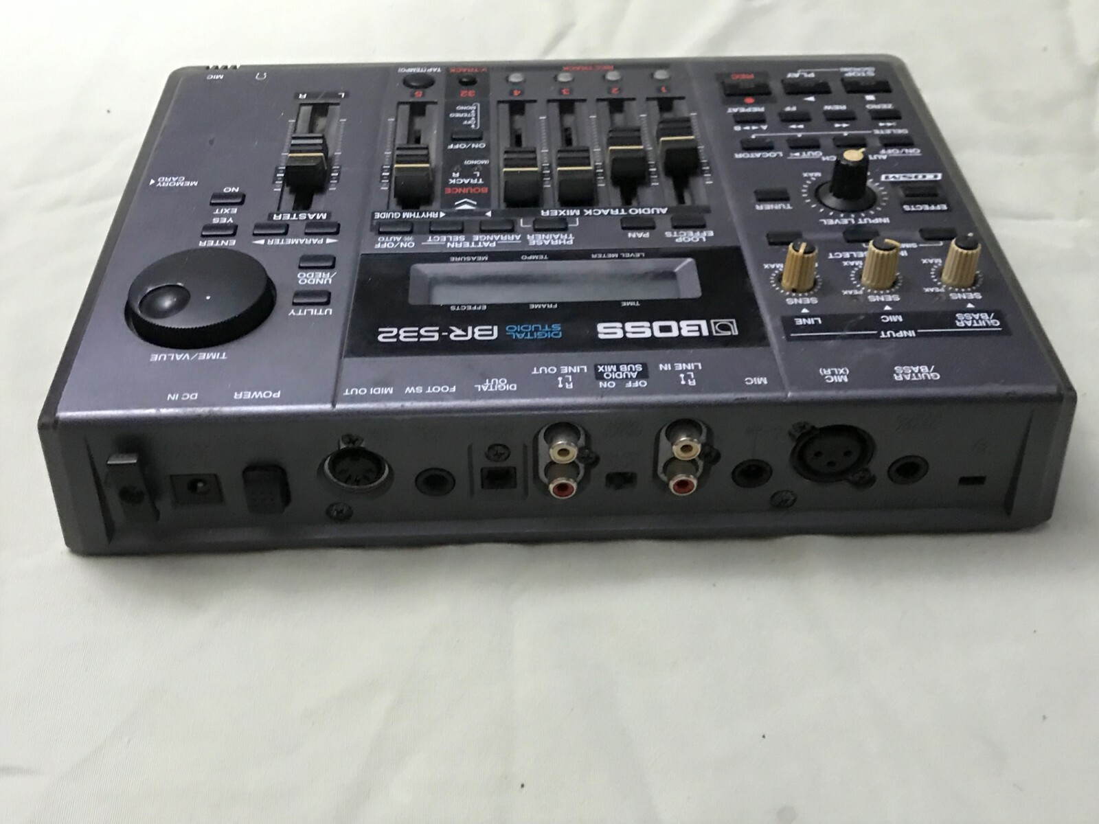 BOSS BR-532 Portable Digital Studio  Multi-track Recorder with 64Mb Memory Card