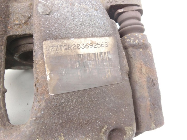 Peugeot 2008 CU 16-19 1,2 81KW Bremssattel Bremszange Vorne Rechts Peugeot 2008 CU 16-19 30.08.2017 9677584780 gebraucht Vorschau 3