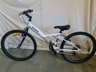 B'Twin Poply 3000 Junior 24" Bike
