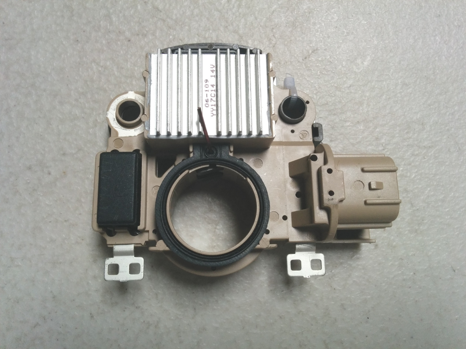 INSTARTING Brand Alternator Voltage Regulator For 14V 233517 236768 1260002190 1260002450 RTR8160 31150P5A003 31150P5A0030 31150P5G003 31150P5G0030 163161 ARN6455AD ARN6455UT WN455 IN455 YR613