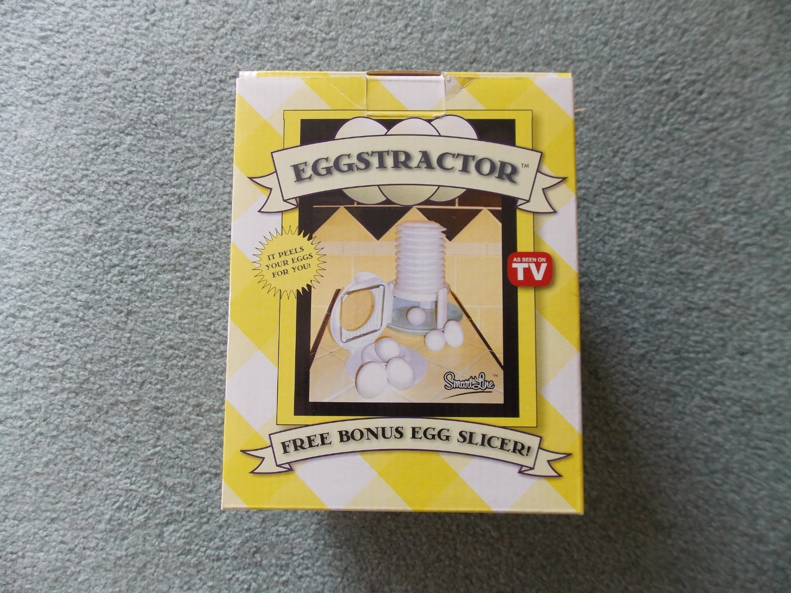 EGGSTRACTOR KITCHEN PEELS HARD BOILED EGGS NIB WHITE
