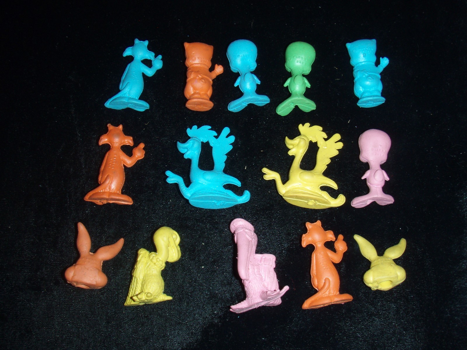 LOONEY TOONS Vintage Gumball Prize Lot of Erasers / 1970's