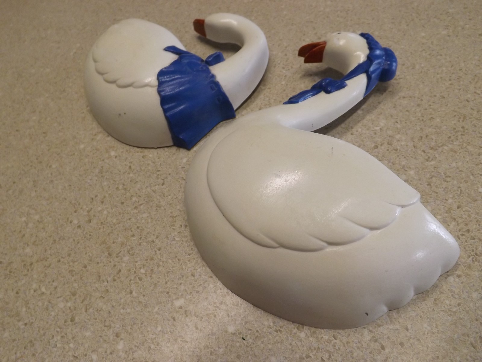 COLLECTIBLE 1987 BURWOOD GIRL AND GEESE 2 GEESE WALL POCKET WALL HANGINGS