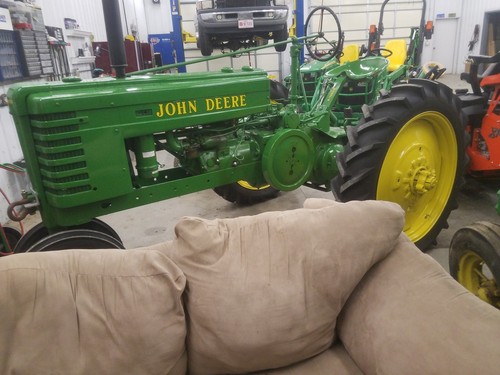 JOHN DEERE H tractor 2 cylinder with rear PTO and new rubber