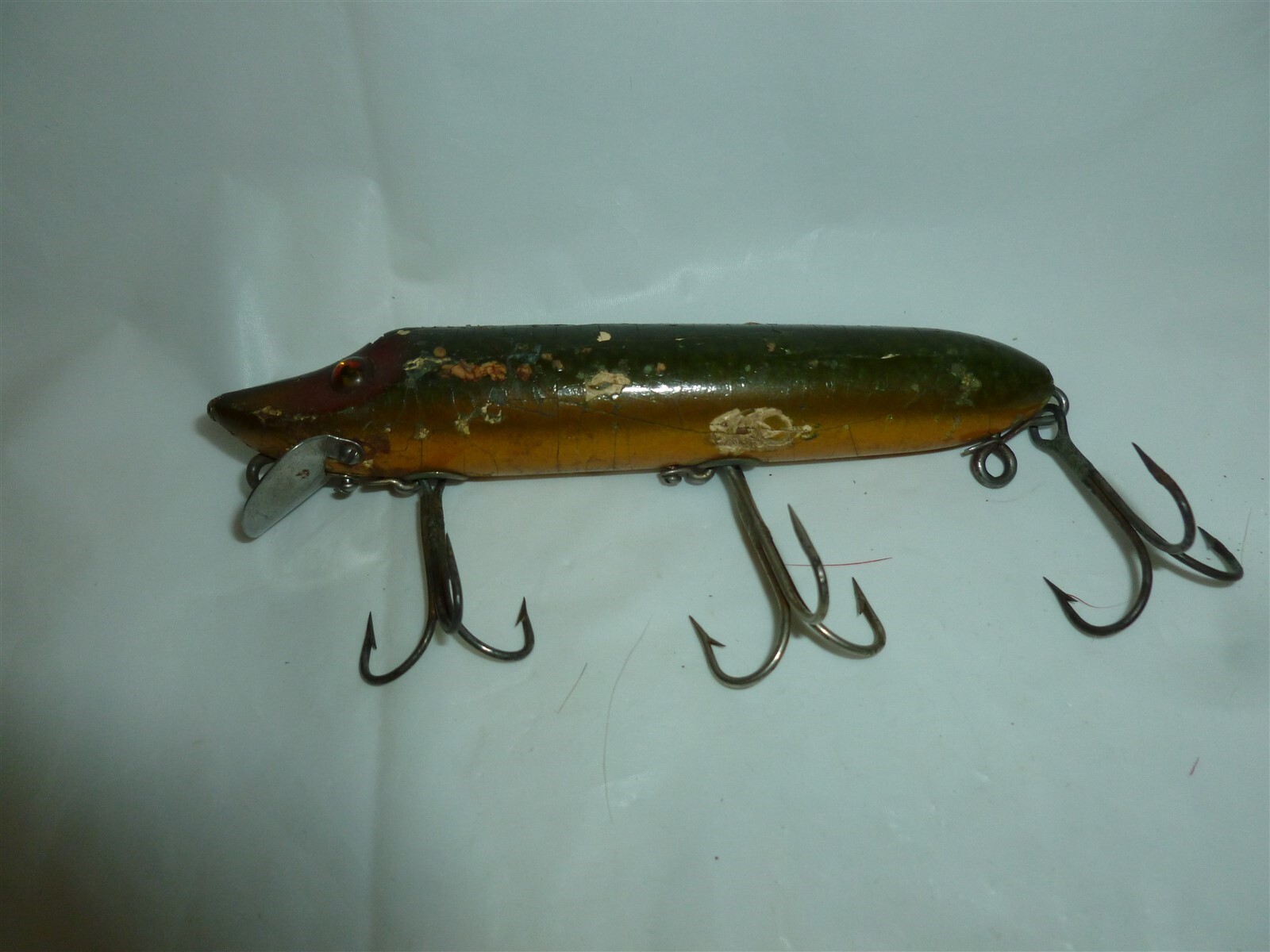 Vintage 4-1/2 Inch Wood w/ Glass Eyes Heddon Vamp Fishing Vintage 4-1/2 Inch Wood w/ Glass Eyes Heddon Vamp Fishing