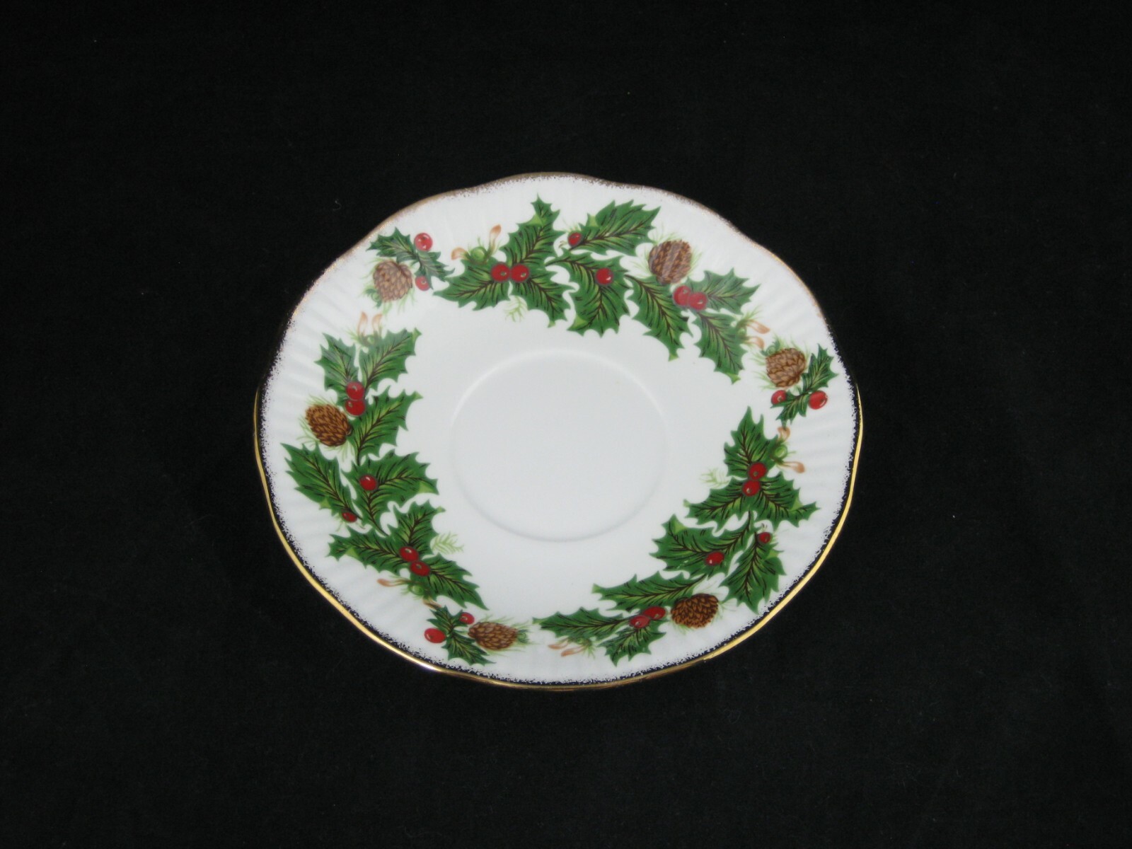 Rosina Qeens Bone China TEA CUP & SAUCER - YULETIDE - Made in England Eros