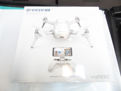 Yuneec Breeze Myflyingcamera Breeze Drone 4K Video wBluetooth Controller New 