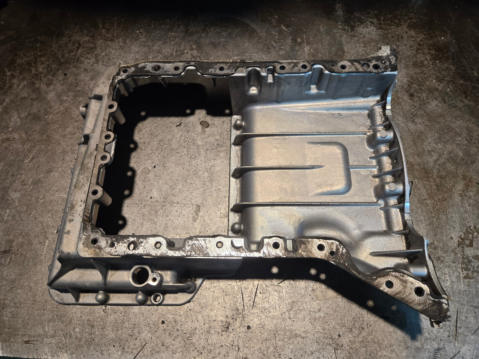 Mercedes Sprinter W906 Oil Pan Top A6510140800 - Picture 13 of 14
