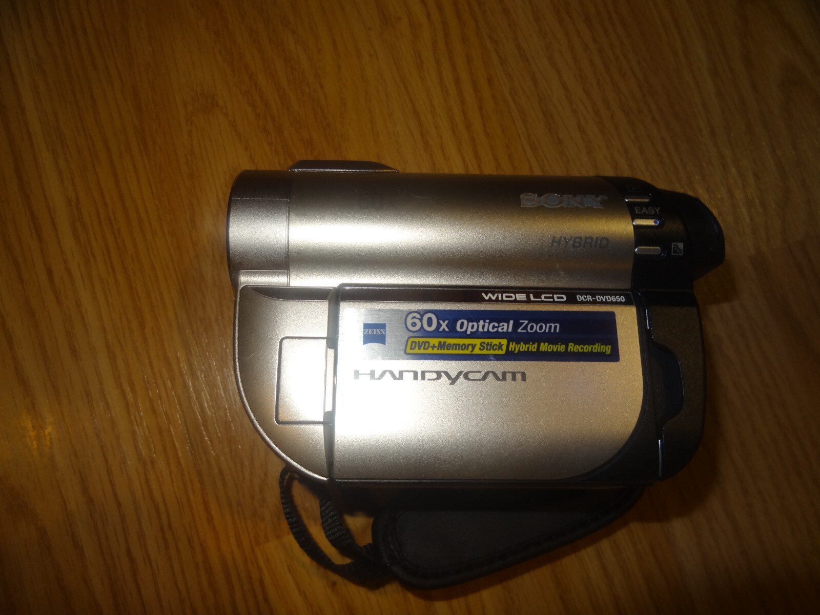 Sony HandyCam DCR-DVD650 Mini DVD Hybrid Camcorder 60x