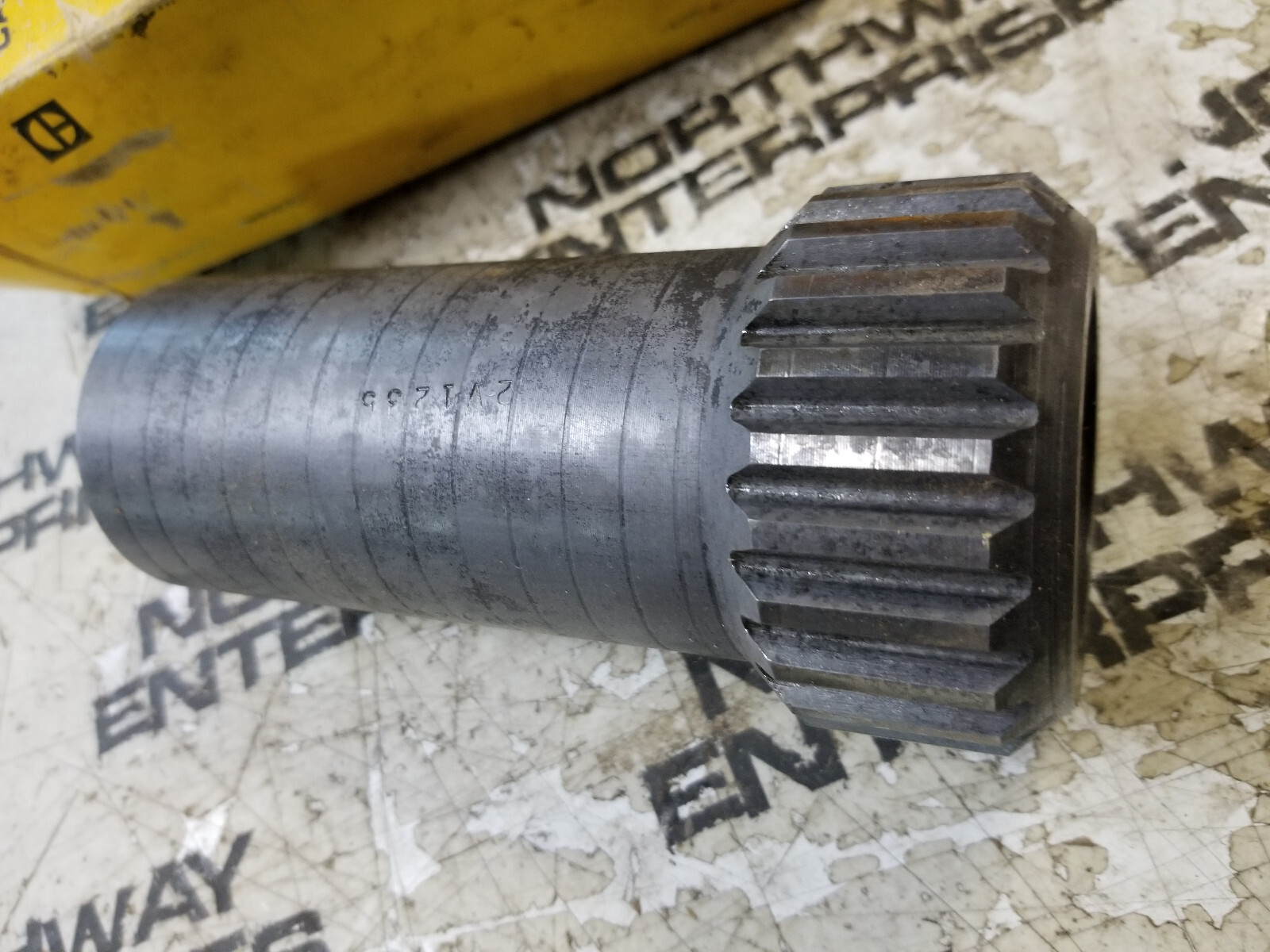 OEM CATERPILLAR 2V-1235 2V1235 ADAPTER 225 EXCAVATOR - Picture 1 of 7