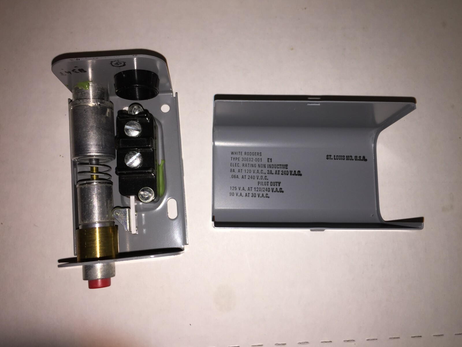 White-Rodgers 30E02-1 Thermocouple Pilot 30E021 125VA 120/240VAC