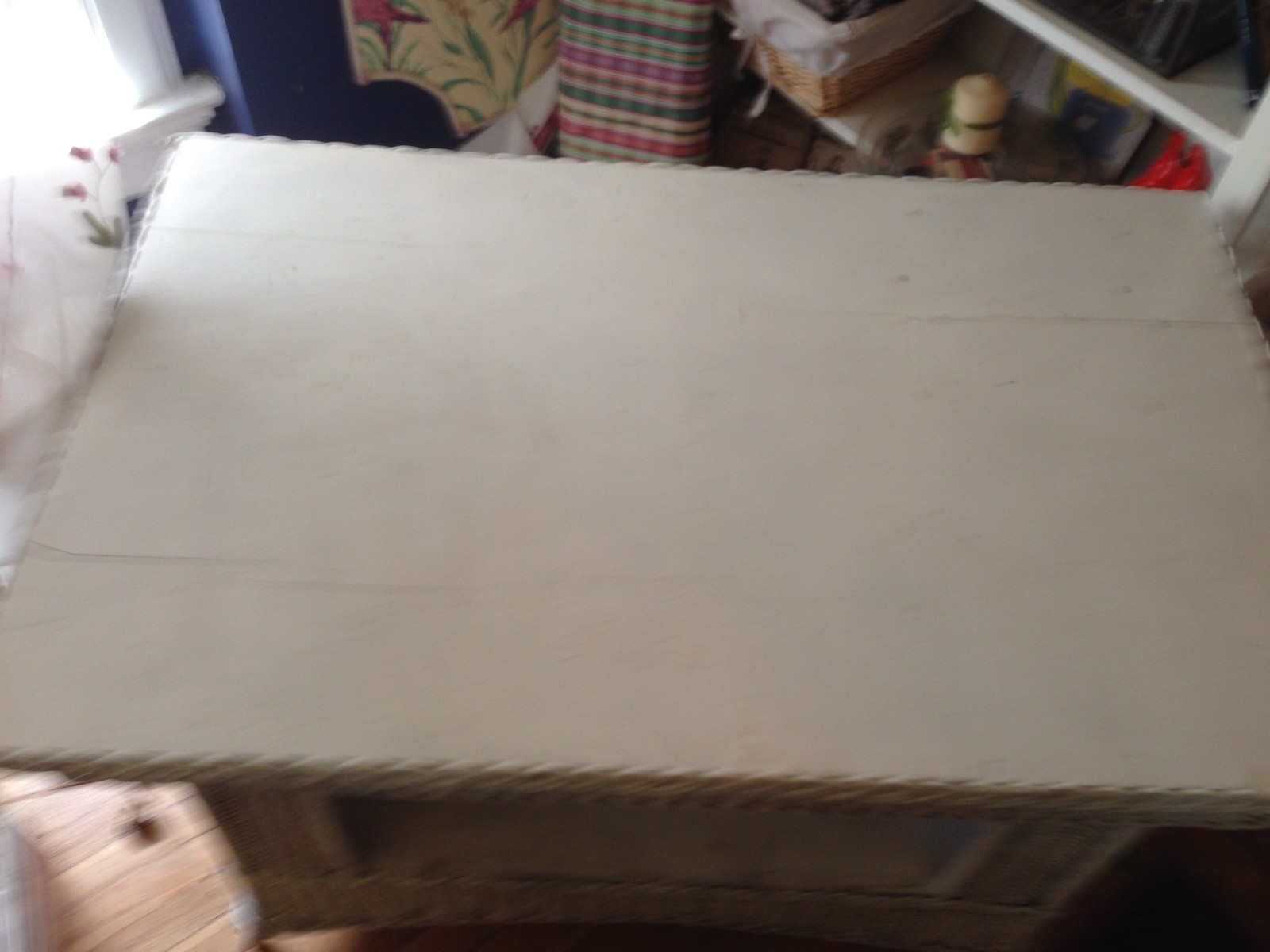 WONDERFUL COTTAGE CHIC WICKER DESK VINTAGE