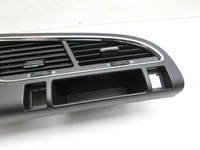 Peugeot 3008 I 0U 13-16 Luftdusche Luftdüse Mitte Peugeot 3008 I 0U 13-16 02.01.2012 823114 9685023677 gebraucht Vorschau 2