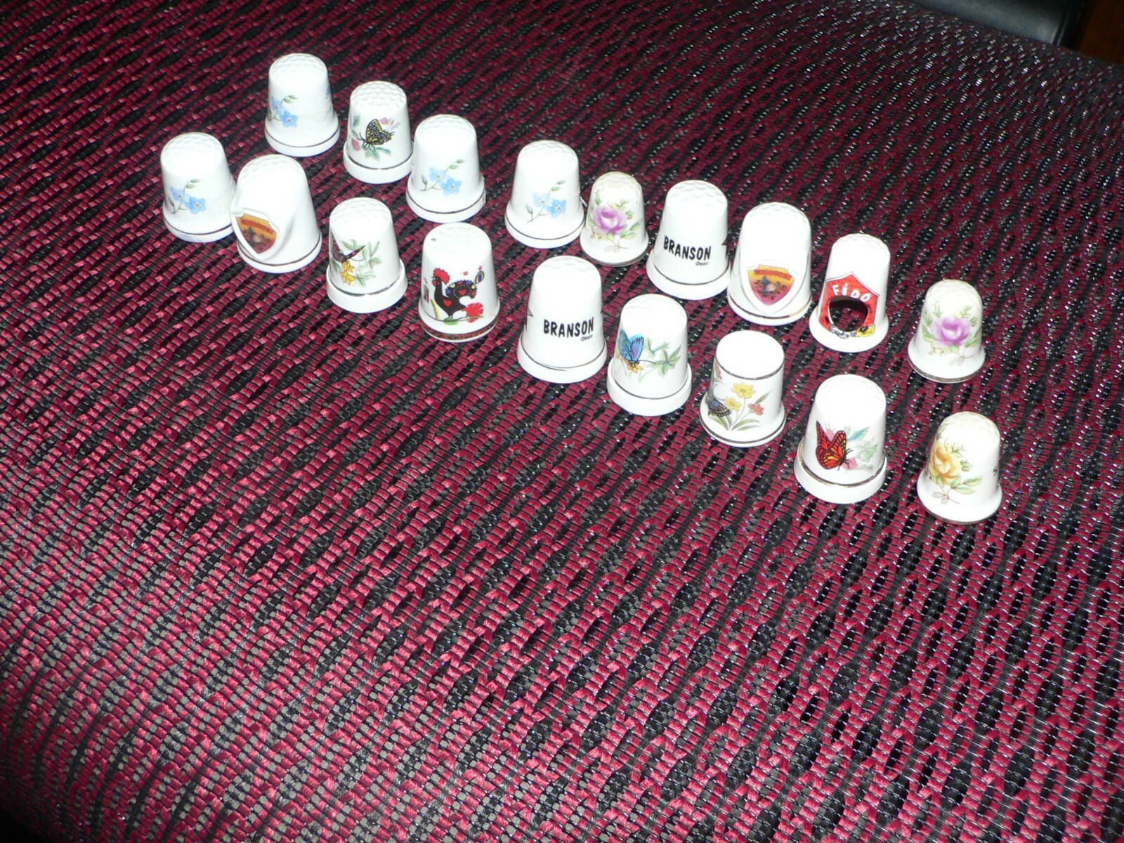 VINTAGE...MINI LOT OF 18.....FLOWERS,TOWNS, GLASS ? PORCILIN ?.THIMBLES