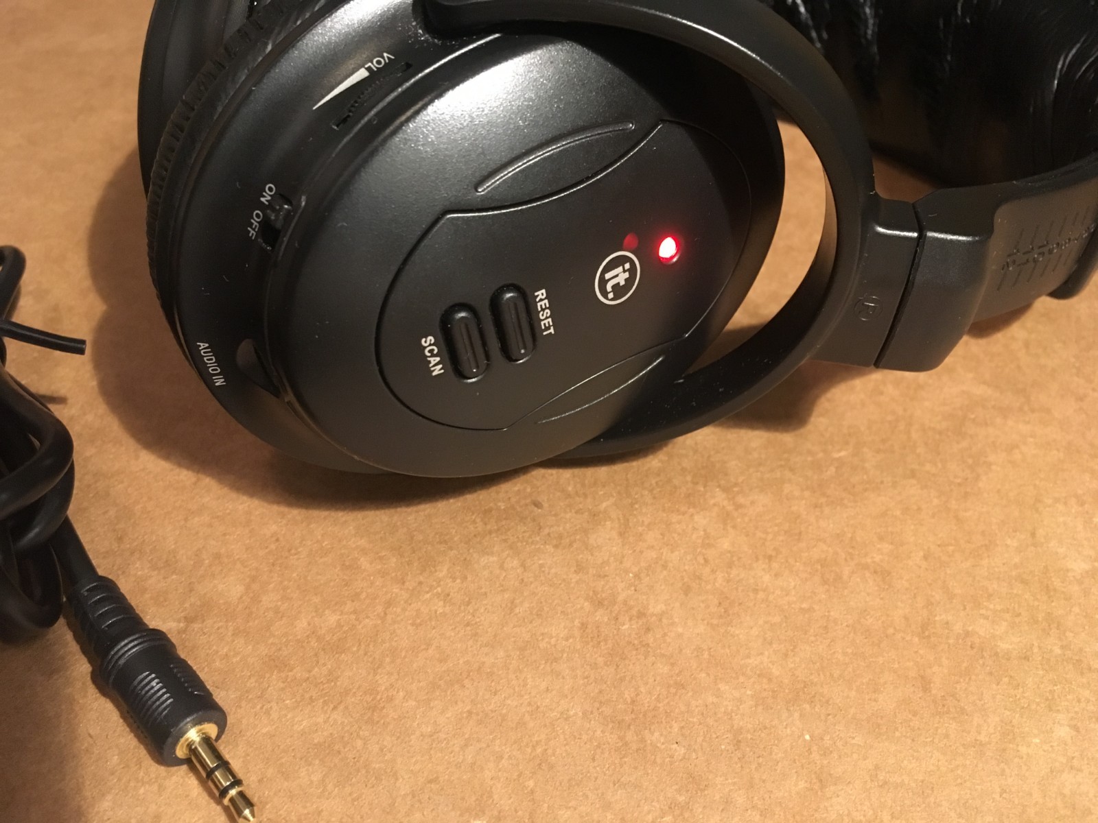 It. Radio Headphones Combo.