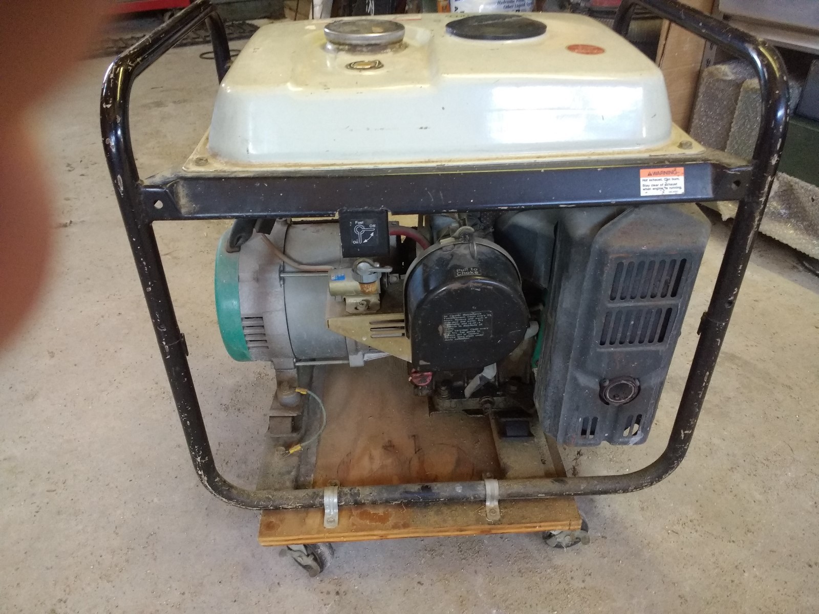 ONAN K3500 WATTS USED GENERATOR, EXCELLENT WORKING CONDITION, AUTO-IDLE , GAZ