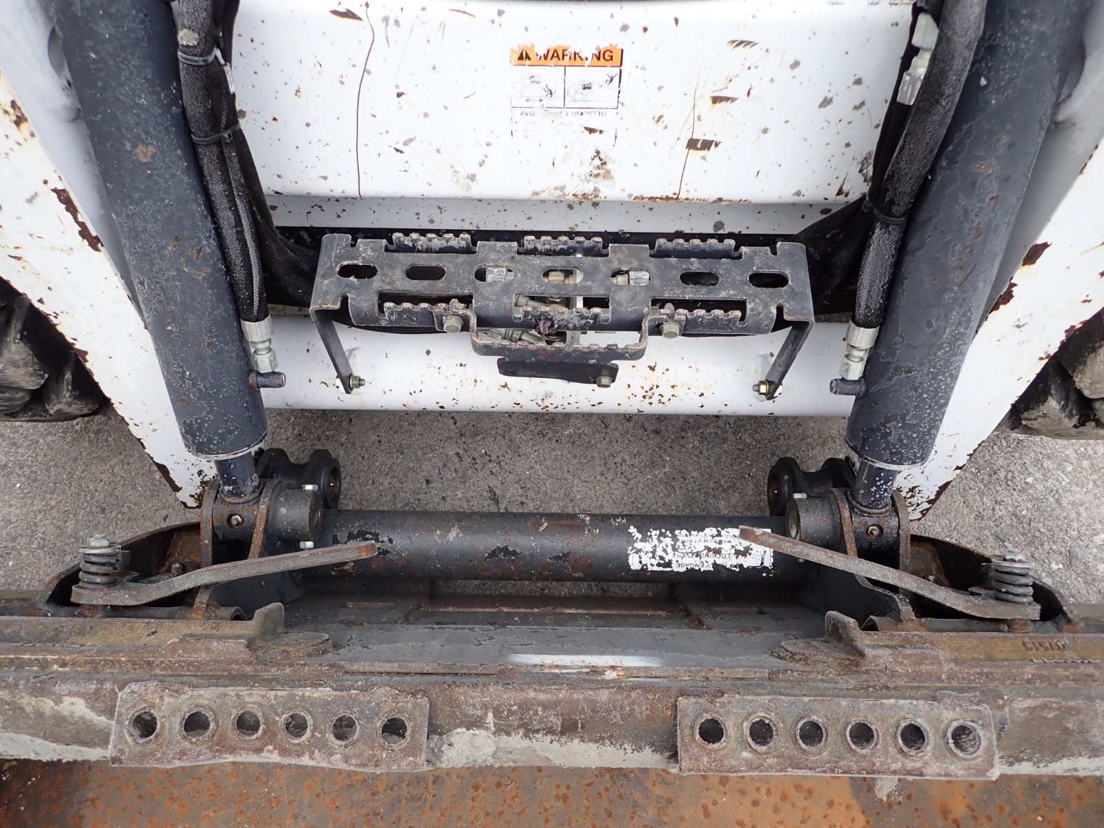 2015 BOBAT S590 SKID STEER, AUX HYDRAULICS, KEYLESS, SJC CONTROLS, 66 HP DIESEL