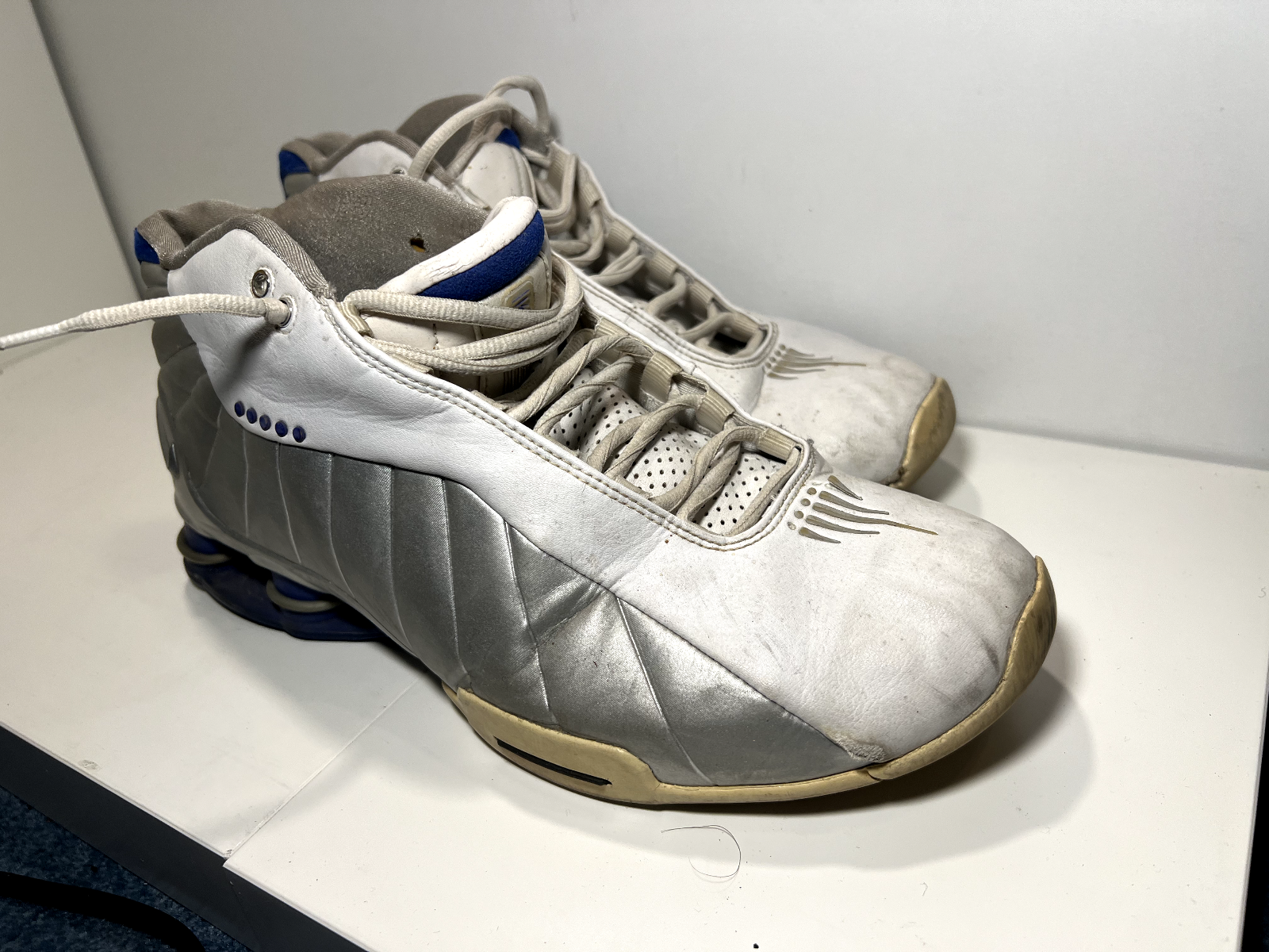 Nike Shox BB4 White Lapis Metallic Silver Size 12 Used 830218-141