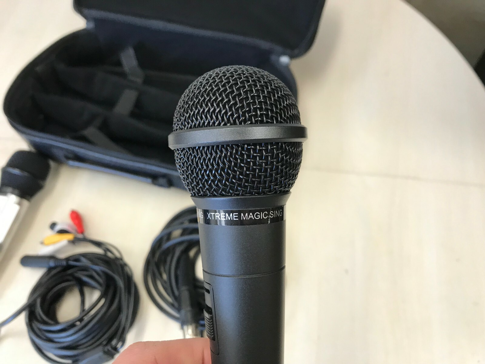 Magic Sing ET25K kareoke Microphone W/ Xtreme Magic Sing Mic, Case, manuals, CD