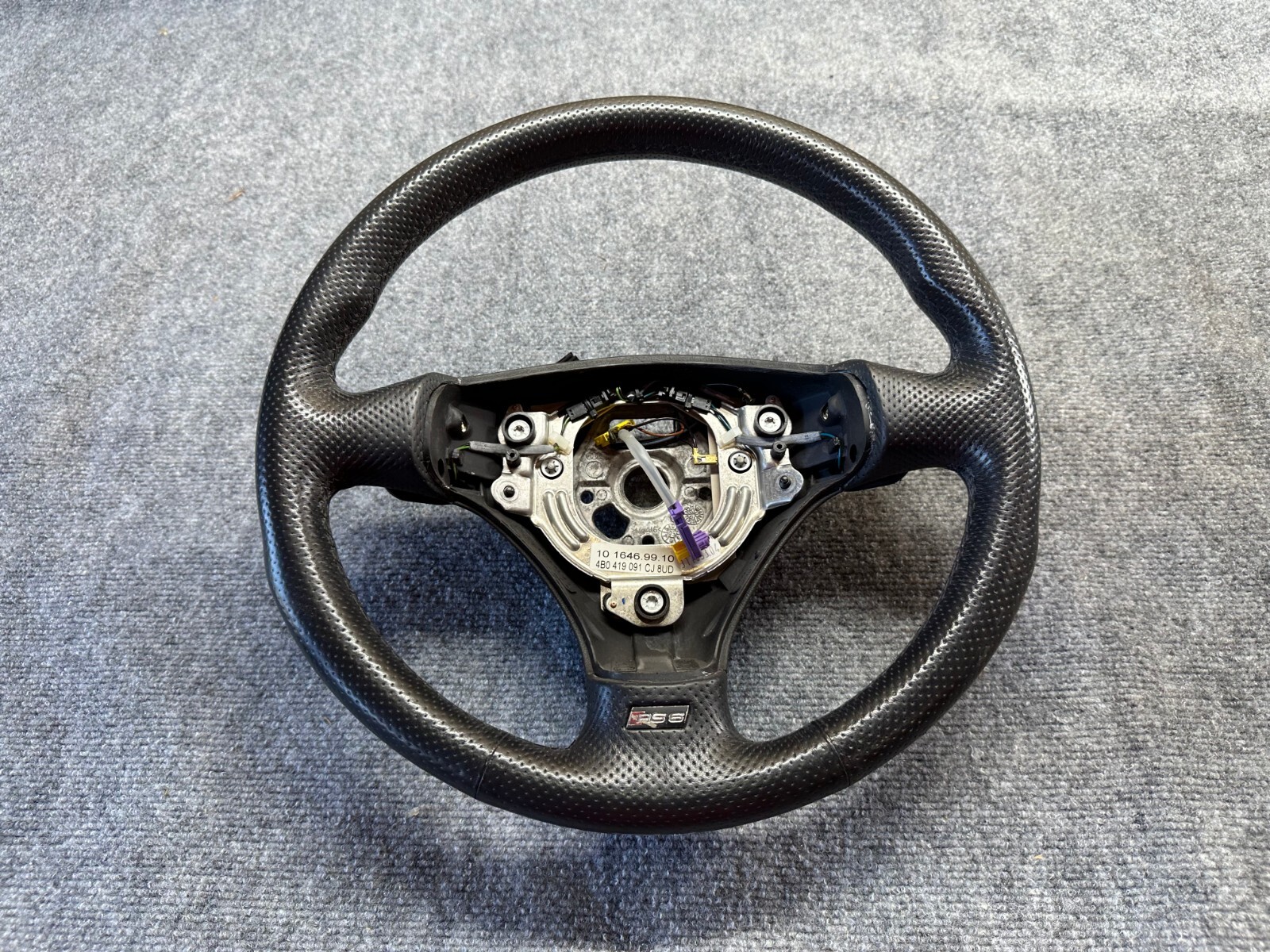 3 SPOKE PERFORATED LEATHER STEERING WHEEL ASSEMBLY OEM 69K 1998-2004 AUDI A6 RS6