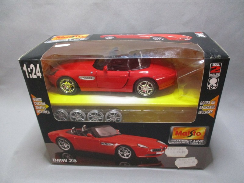 Ao760 Maisto Assembly Line 1/24 Kit Monte Bmw Z8 Rouge Ref 39996 Bon Etat