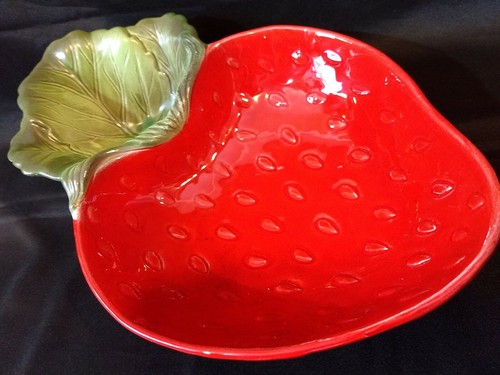 Metlox Poppytrail California Large Ceramic Strawberry Chip & Dip Serving Bowl A+