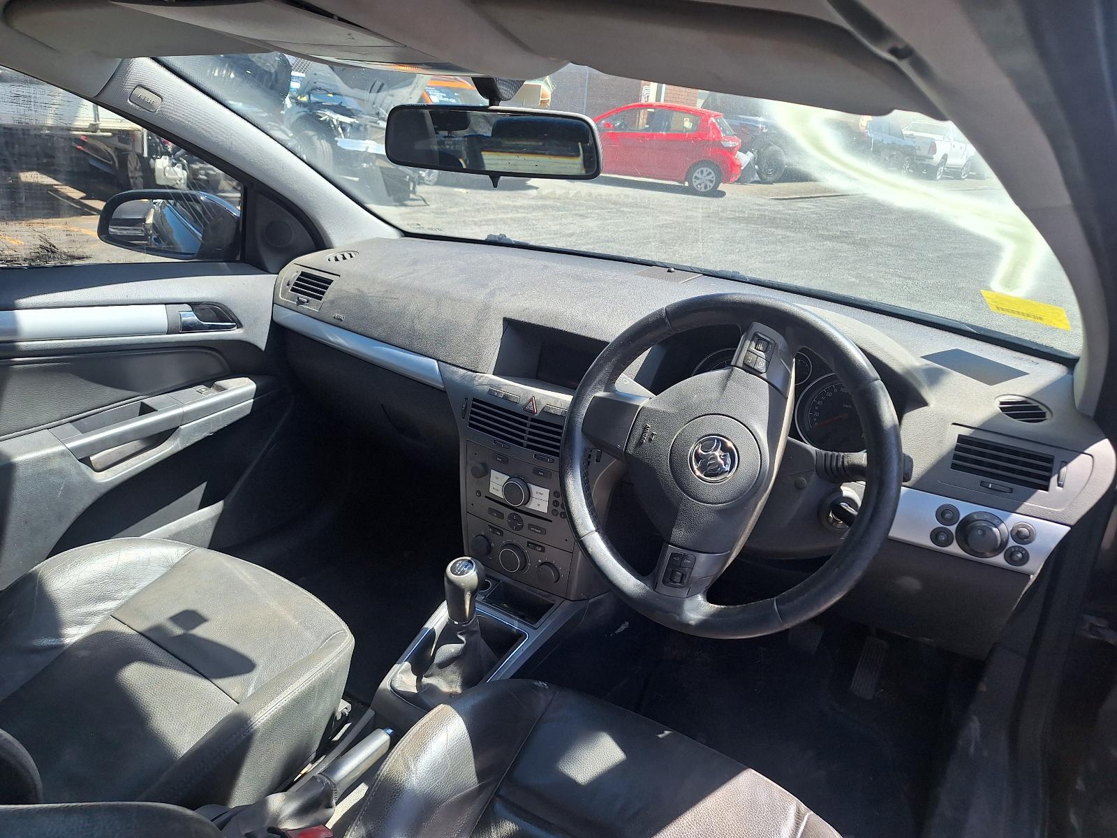2007 Holden Astra AH 10/2004-08/2009 RIGHT FRONT DOOR BLACK 3DR HATCHBACK image 12
