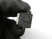 Mercedes W251 R350 10-13 Airbagsensor Crashsensor Sensor Vorne Mercedes W251 R350 10-13 29.03.2011 A0038202926... Vorschau 4