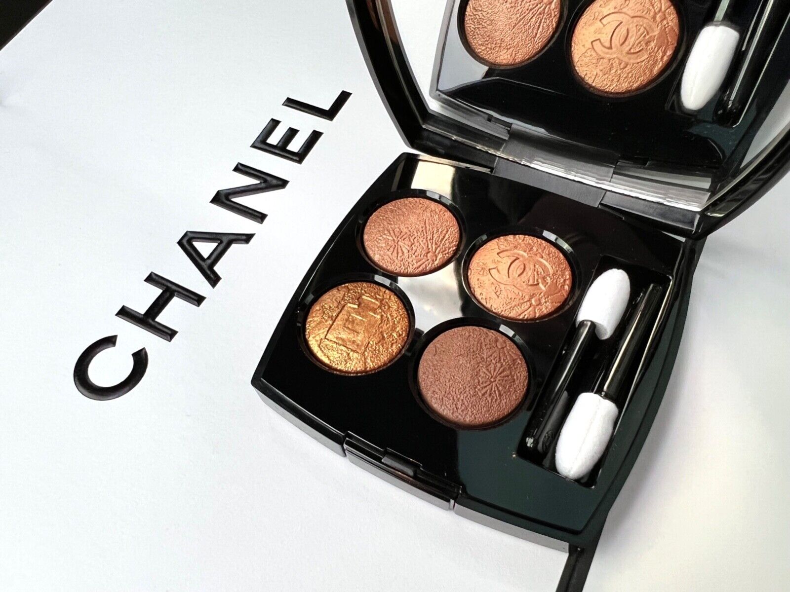 CHANEL Les 4 Ombres Quadra Eyeshadow Ombres De Lune 937 New CHANEL Les 4 Ombres Quadra Eyeshadow Ombres De Lune 937 New