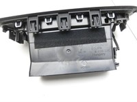 Volvo V60 D4 10-13 Luftdusche Luftdüse Mitte Volvo V60 D4 10-13 24.03.2011 7330-000 30791699 gebraucht Vorschau 6