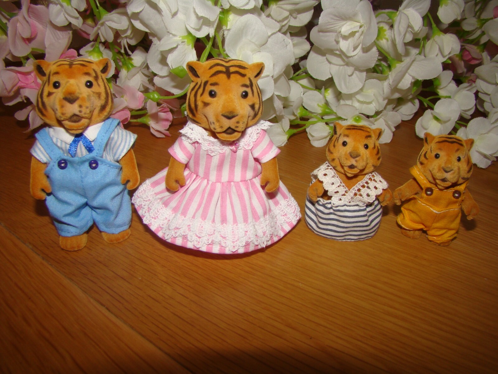 calico critters tiger family