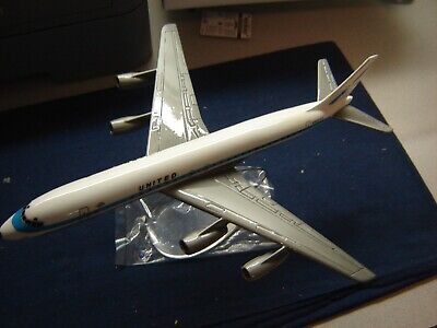 Strato Models United DC-8-50 Airliner Die Cast Desk Top Model 12'' Wing Span