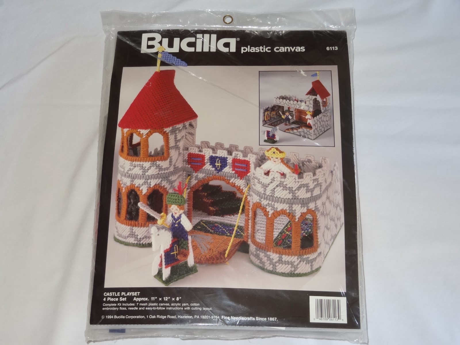 NEW 1994 BUCILLA Plastic Canvas Castle Playset 6113 Knight Princess Drawbridge