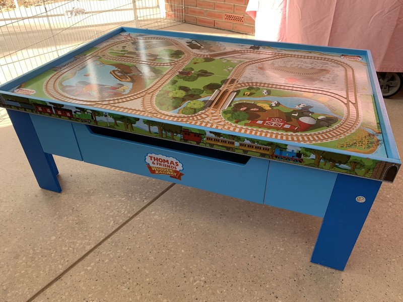 thomas & friends wooden railway grow with me play table