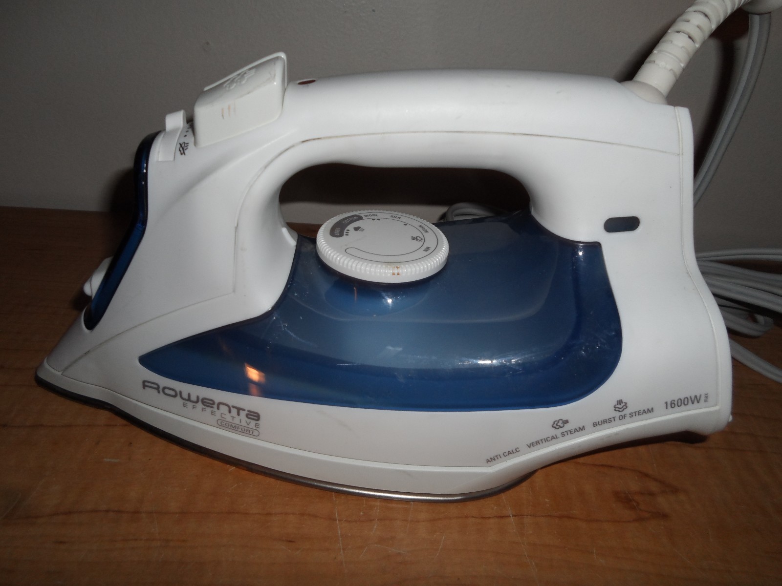 Upc 014501150690 Rowenta Dw2070 Effective Comfort 1600 Watt