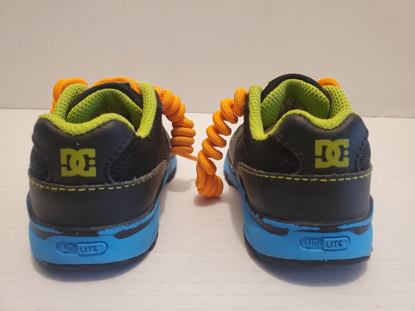 dc boys sneakers