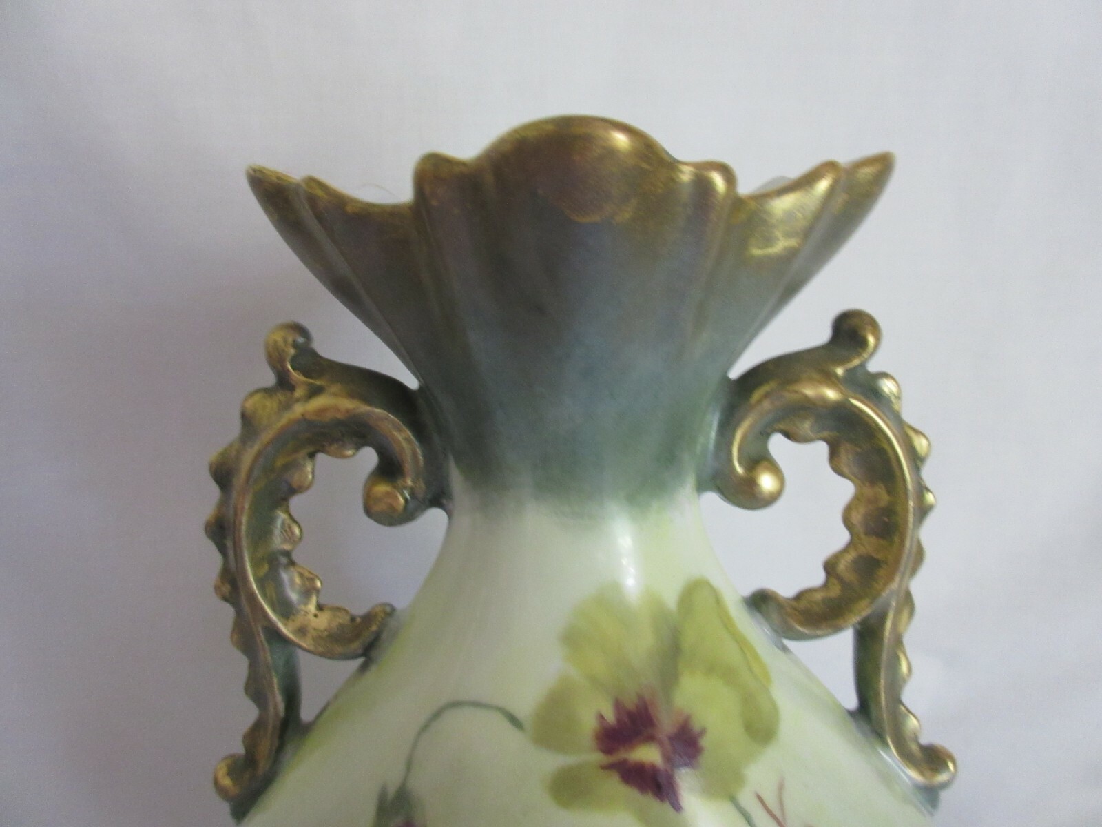 GORGEOUS FRANCE M R LIMOGES HAND PAINTED FLORAL PANSIES TWO HANDLES VASE 10.5