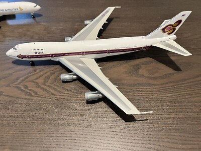 Limited Edition - Thai Airways 747-200 1:200 Old Livery - HS-TGB- JFOX