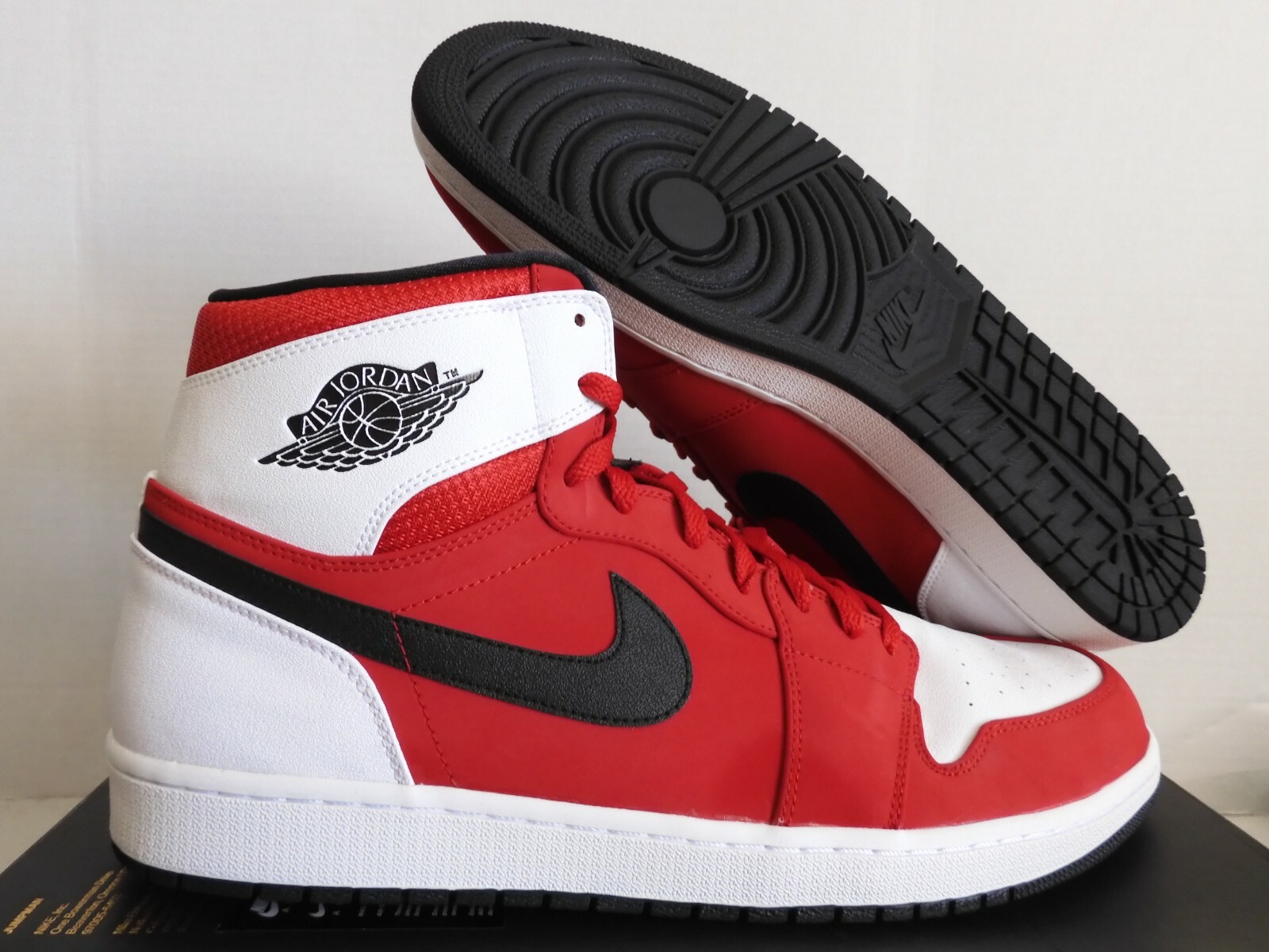 NIKE AIR JORDAN 1 RETRO HIGH 