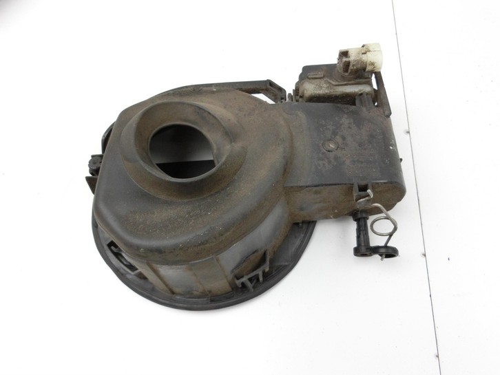 Opel Adam M13 12-19 Scharnier Arm für Tankdeckel Tankklappe GXM Opel Adam M13 12-19 04.10.2013 2061300 gebraucht Vorschau 3