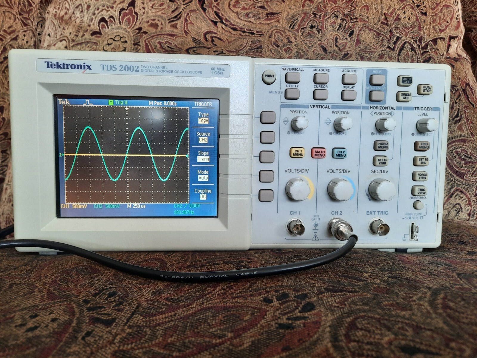 Tektronix TDS 2002 Two CH Digital Oscilloscope 60 MHz W Tektronix TDS 2002 Two CH Digital Oscilloscope 60 MHz W