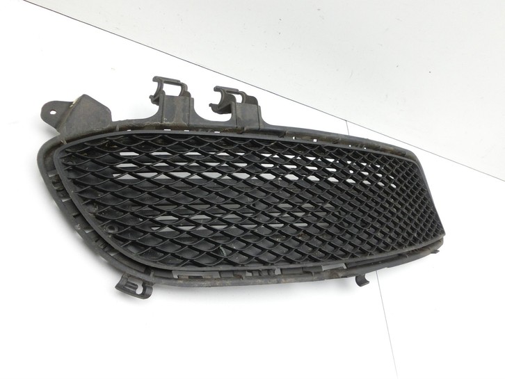 Mercedes W176 A200 12-15 Frontblende Frontleiste Links Mercedes W176 A200 12-15 28.01.2015 A1768851322 A1768851522... Vorschau 2