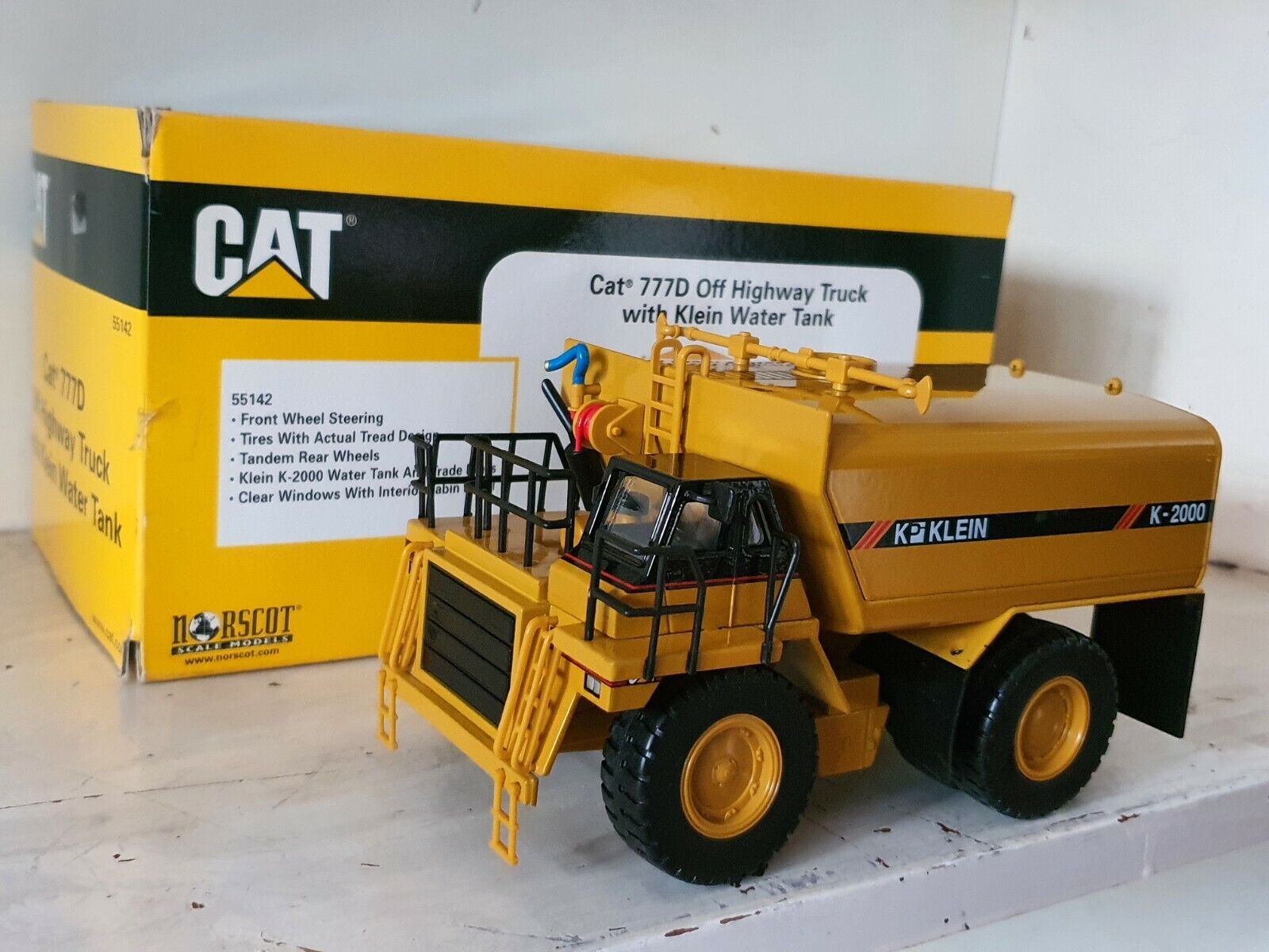 1:50 Caterpillar CAT 777D Off Highway Truck Klein Water Tank 1:50 Caterpillar CAT 777D Off Highway Truck Klein Water Tank